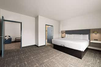 Hotel La Quinta Inn & Suites by Wyndham Ft. Worth - Forest Hill TX photo 4