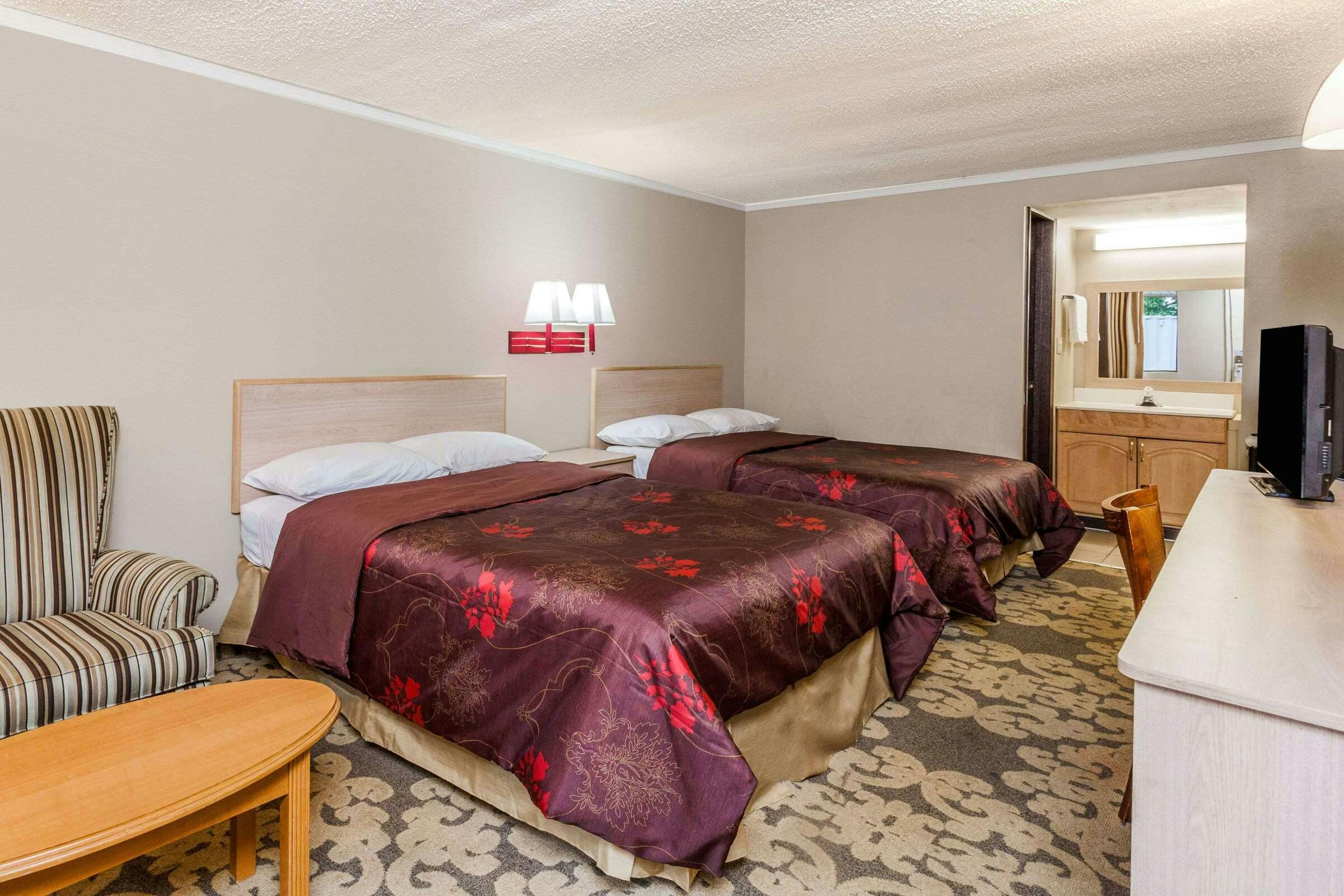 Hotel Knights Inn Farmington Hill photo 3