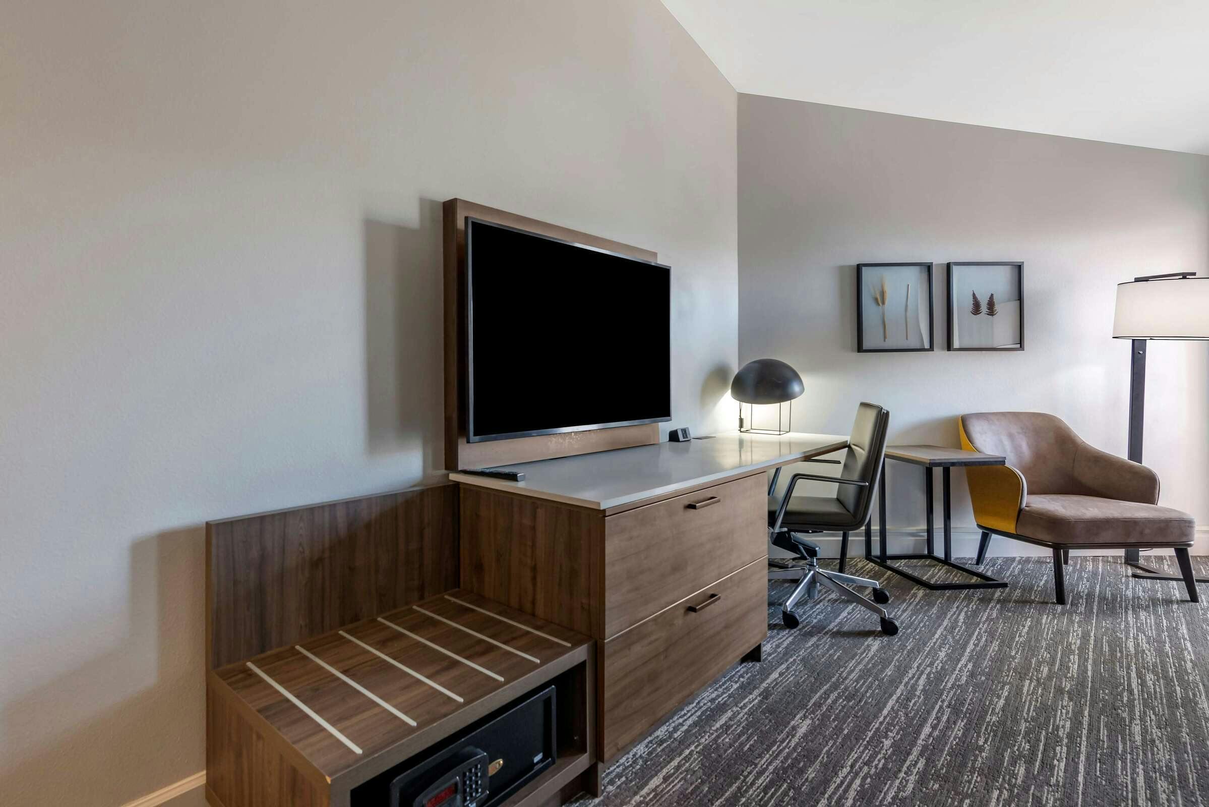 Hotel Best Western Premier Denver East photo 5