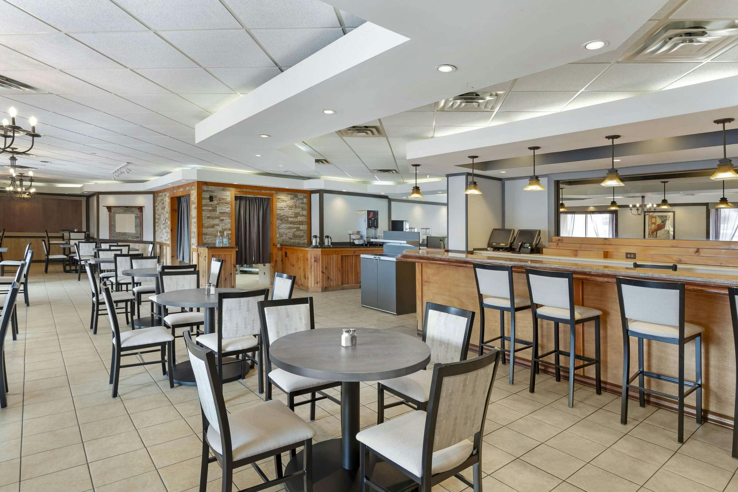 Hotel Best Western Mill River Manor photo 5