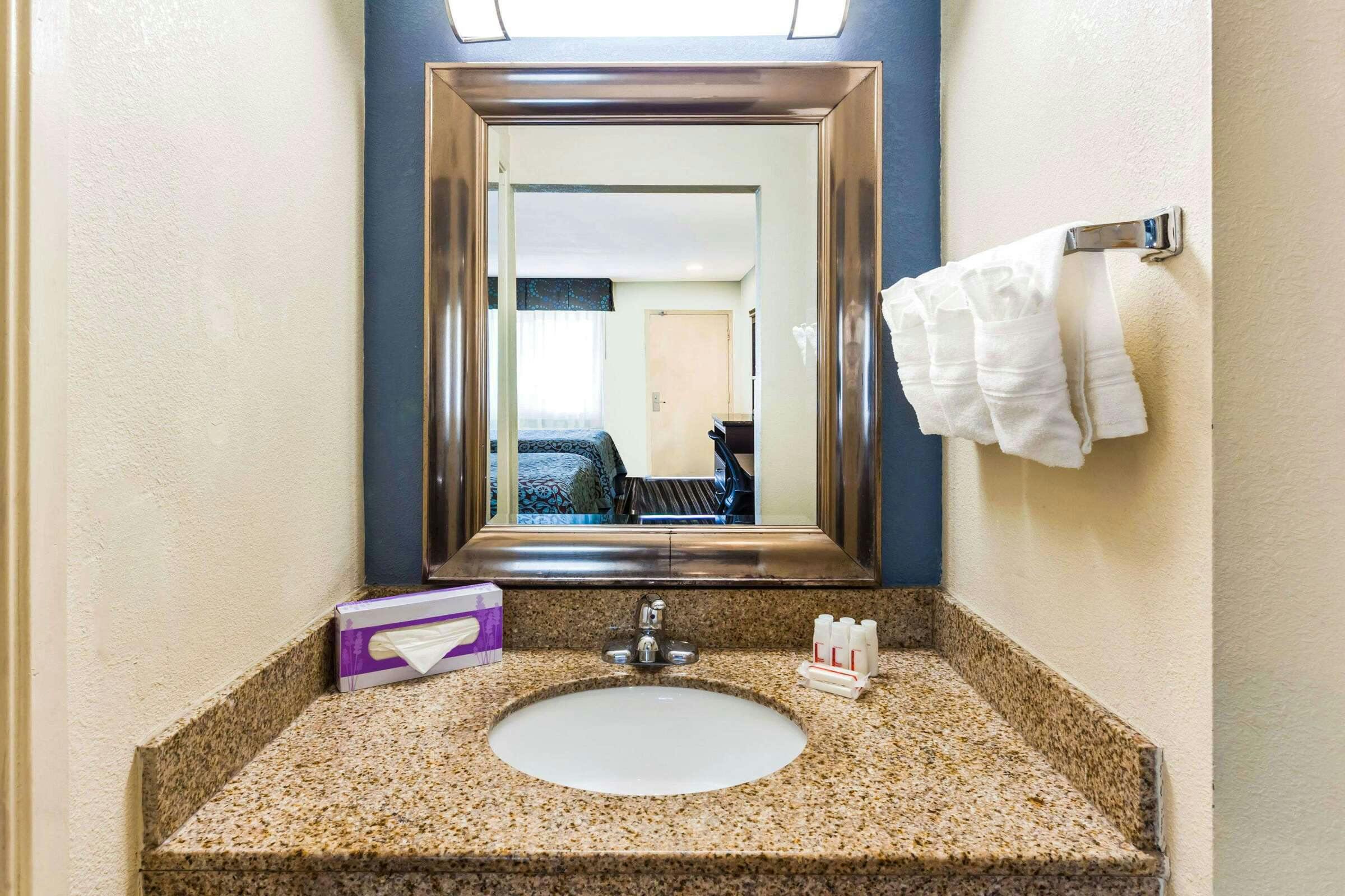 Hotel SureStay Hotel by Best Western Chula Vista San Diego Bay photo 3