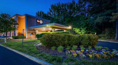 Best Western Plus Richmond Airport Hotel