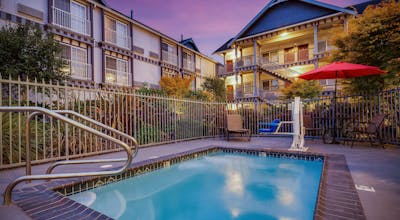 Best Western Plus Bayshore Inn