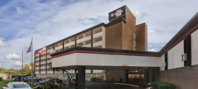 Best Western Premier Kansas City Sports Complex Hotel