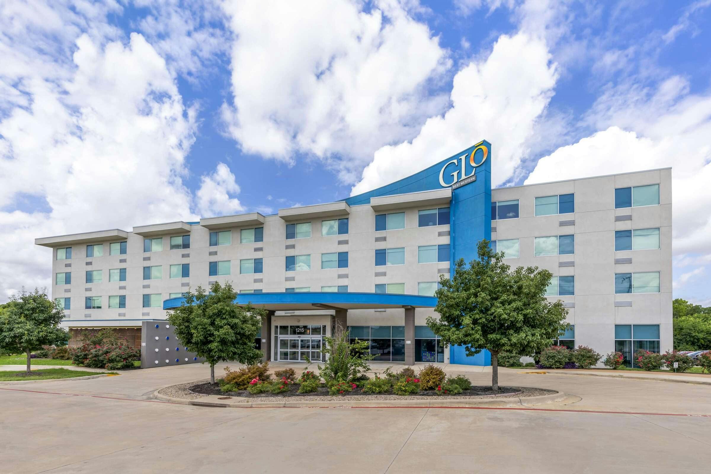 Glō Best Western De Soto Dallas