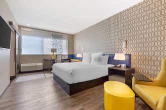 Hotel Glō Best Western De Soto Dallas photo 1