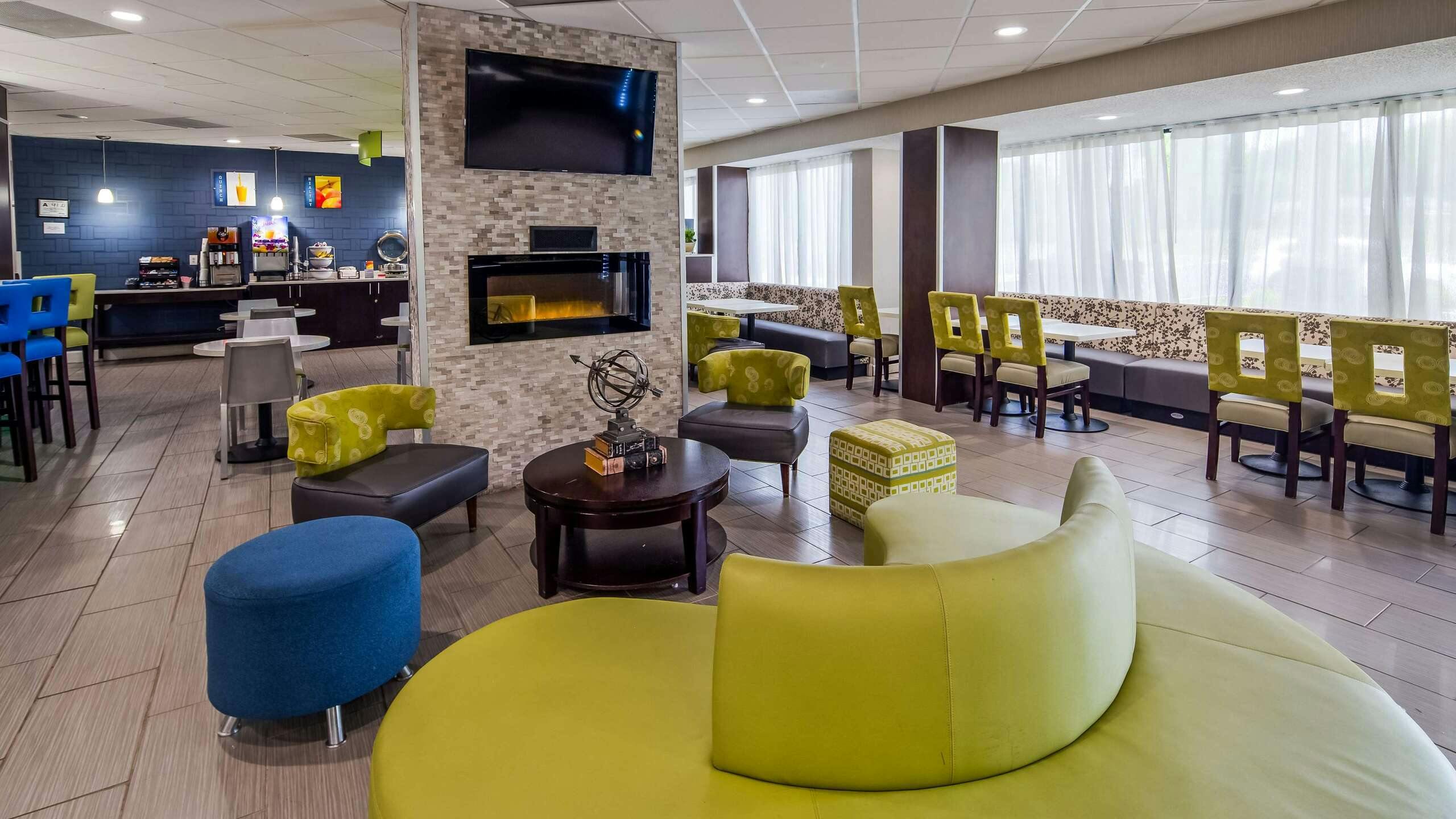 Hotel Best Western Plus Hanes Mall Hotel photo 2