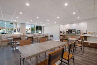 Hotel Sure Stay Plus Hotel By Best Western Upland photo 3