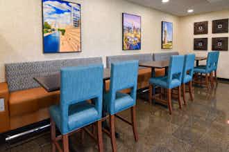 Hotel Best Western Plus Indianapolis North At Pyramids photo 2