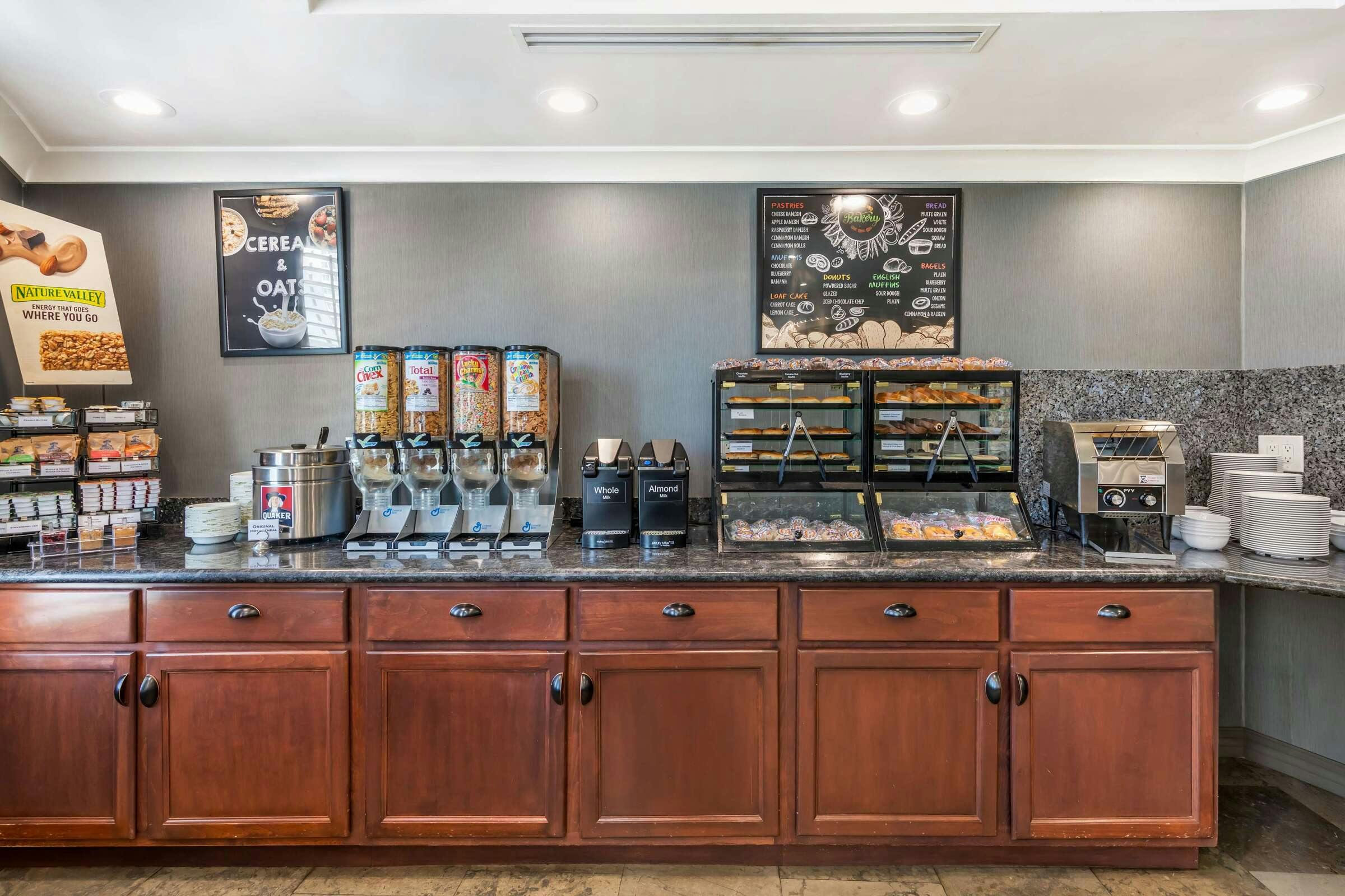 Hotel Best Western Plus Avita Suites photo 3