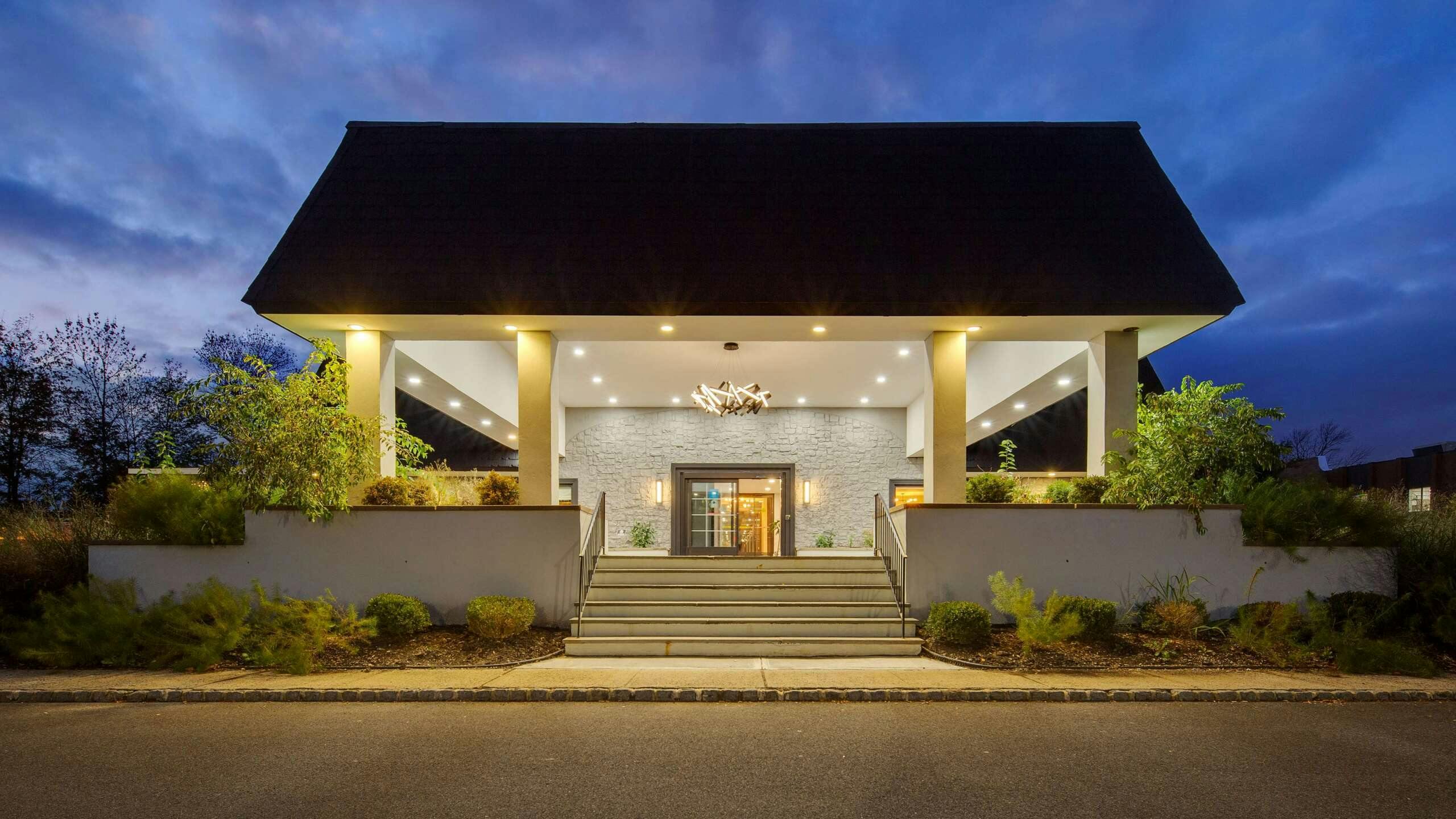 Best Western Plus Murray Hill Hotel and Suites