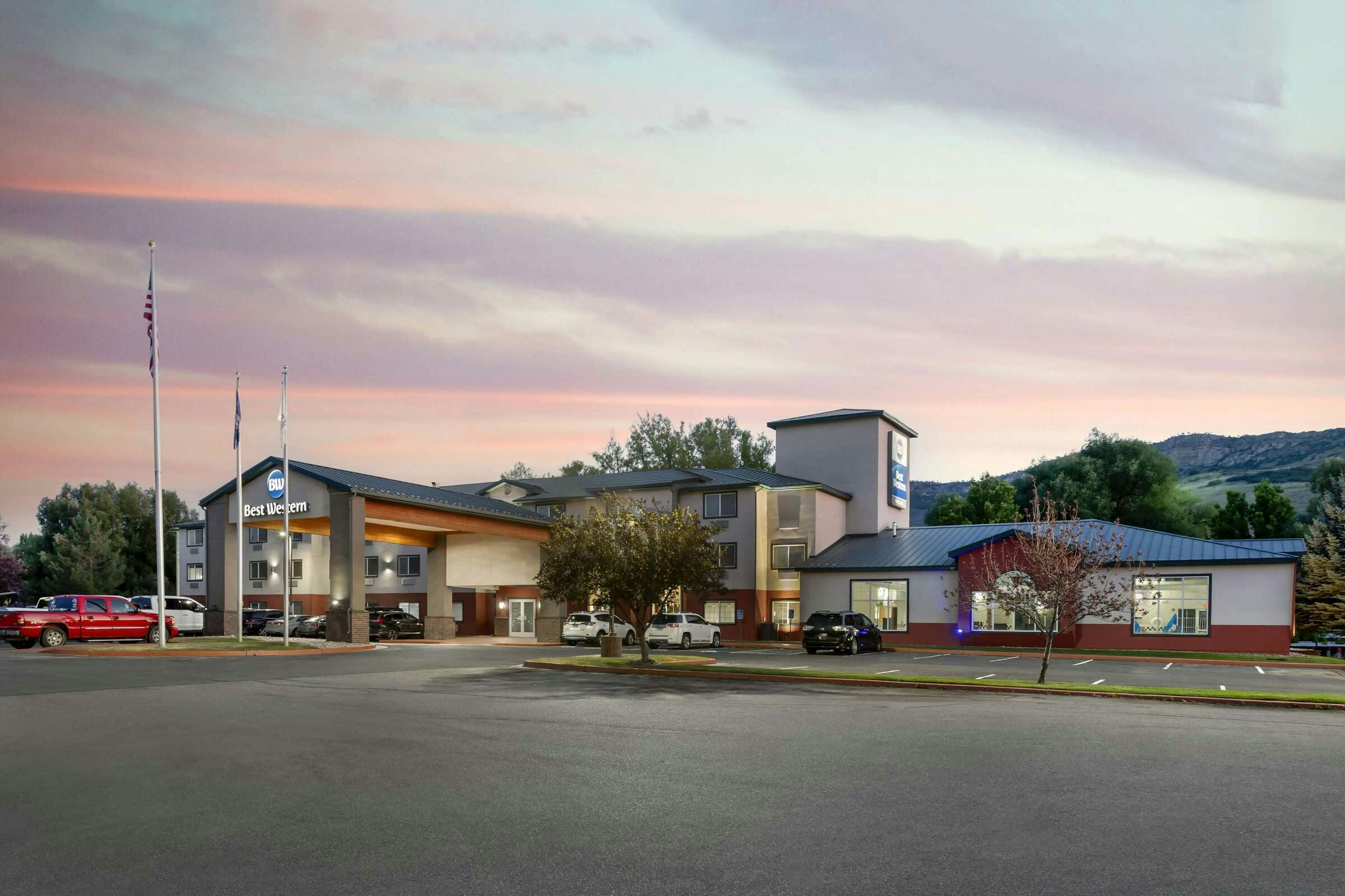 BEST WESTERN Holiday Hills