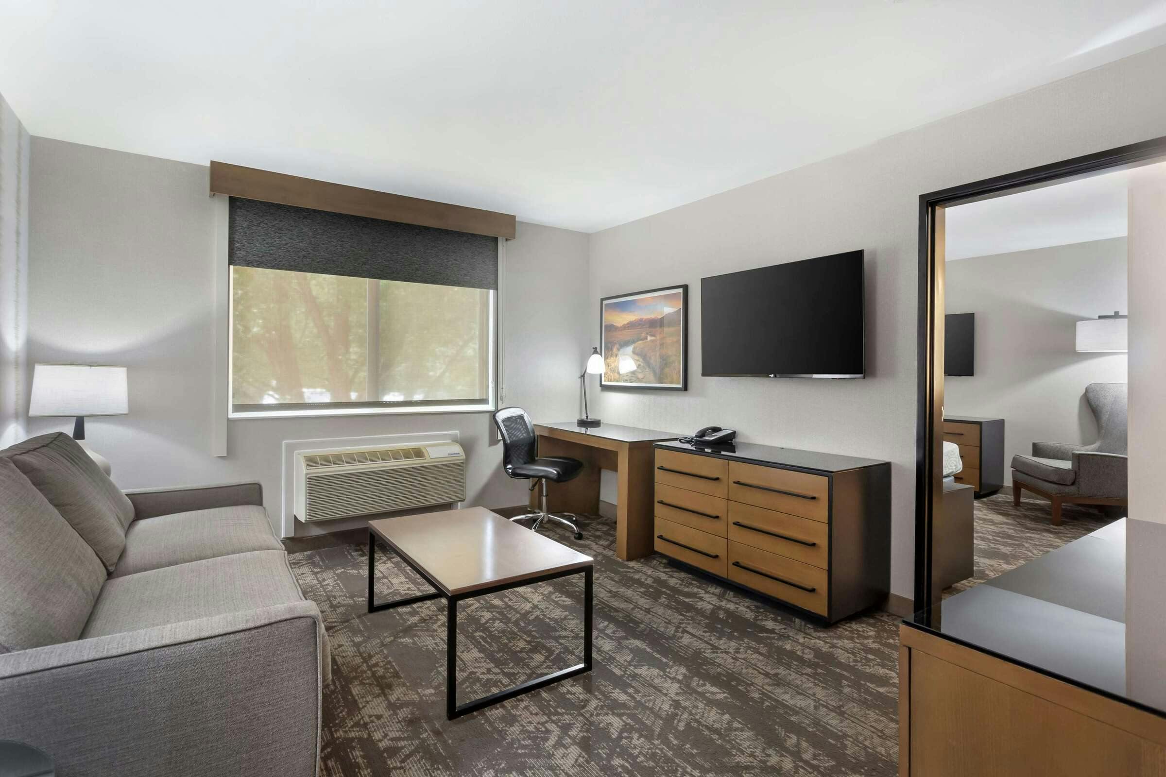 Hotel BEST WESTERN Holiday Hills photo 2