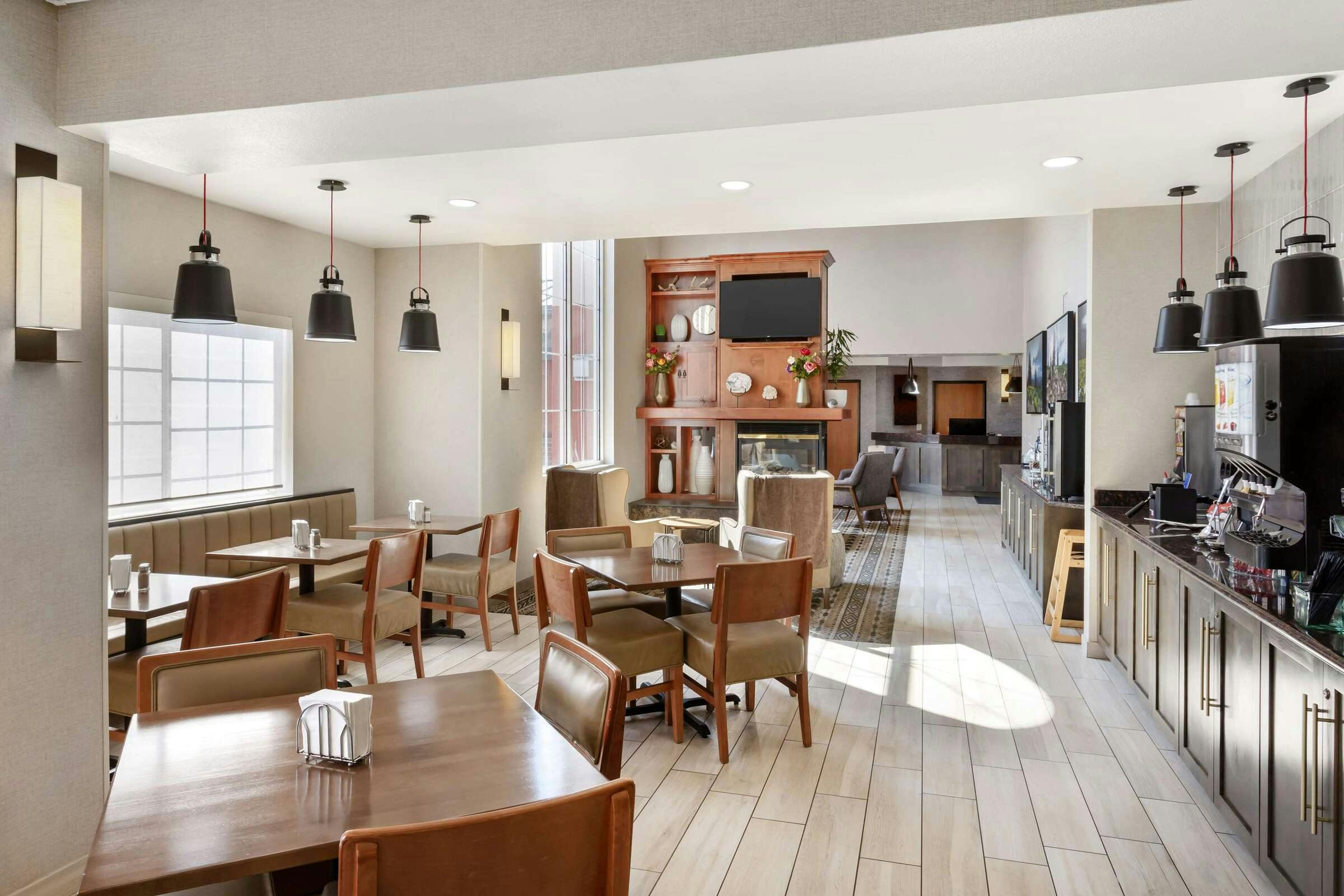 Hotel BEST WESTERN Holiday Hills photo 3