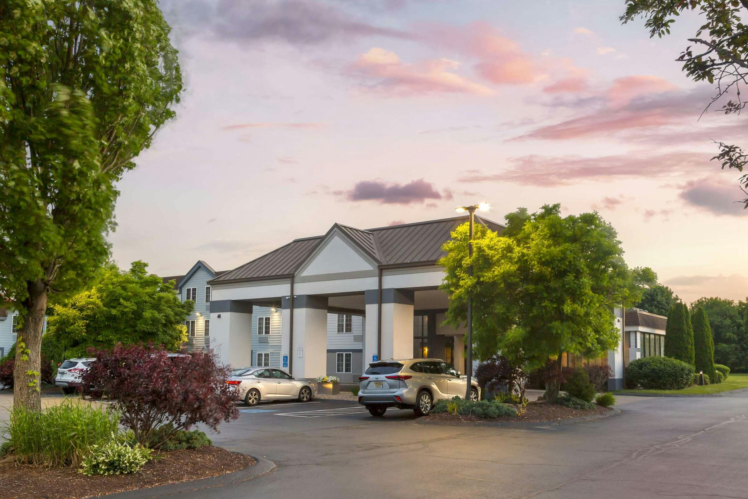 Best Western Hartford Hotel & Suites