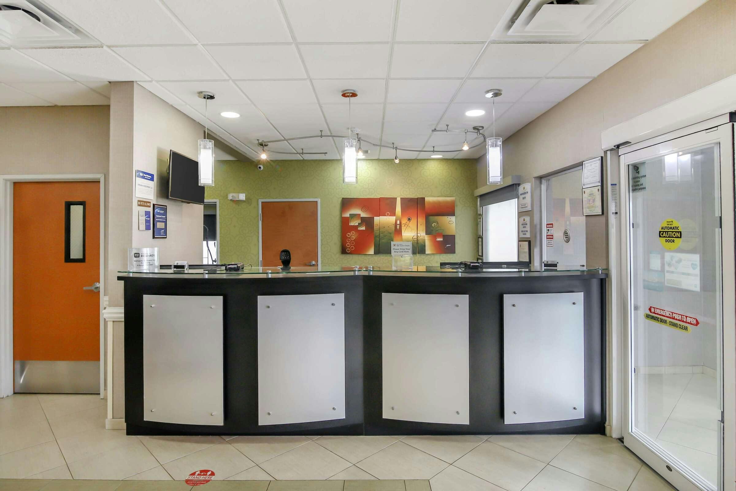 Hotel Best Western Plus Brunswick Inn & Suites photo 2