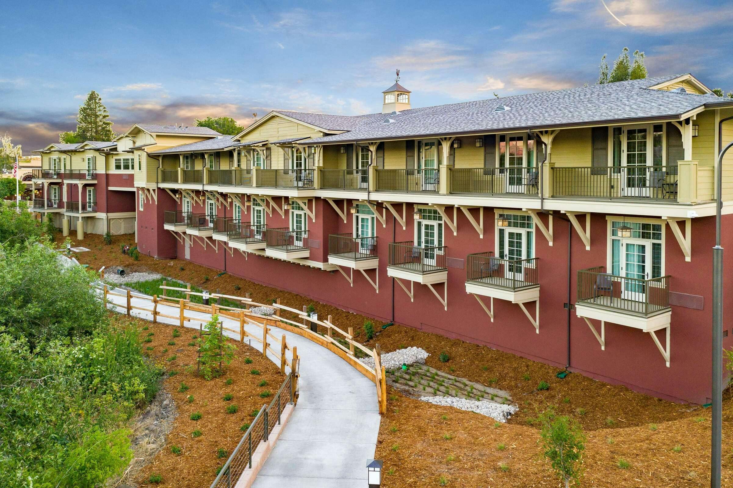 The Agrarian Hotel, Bw Signature Collection