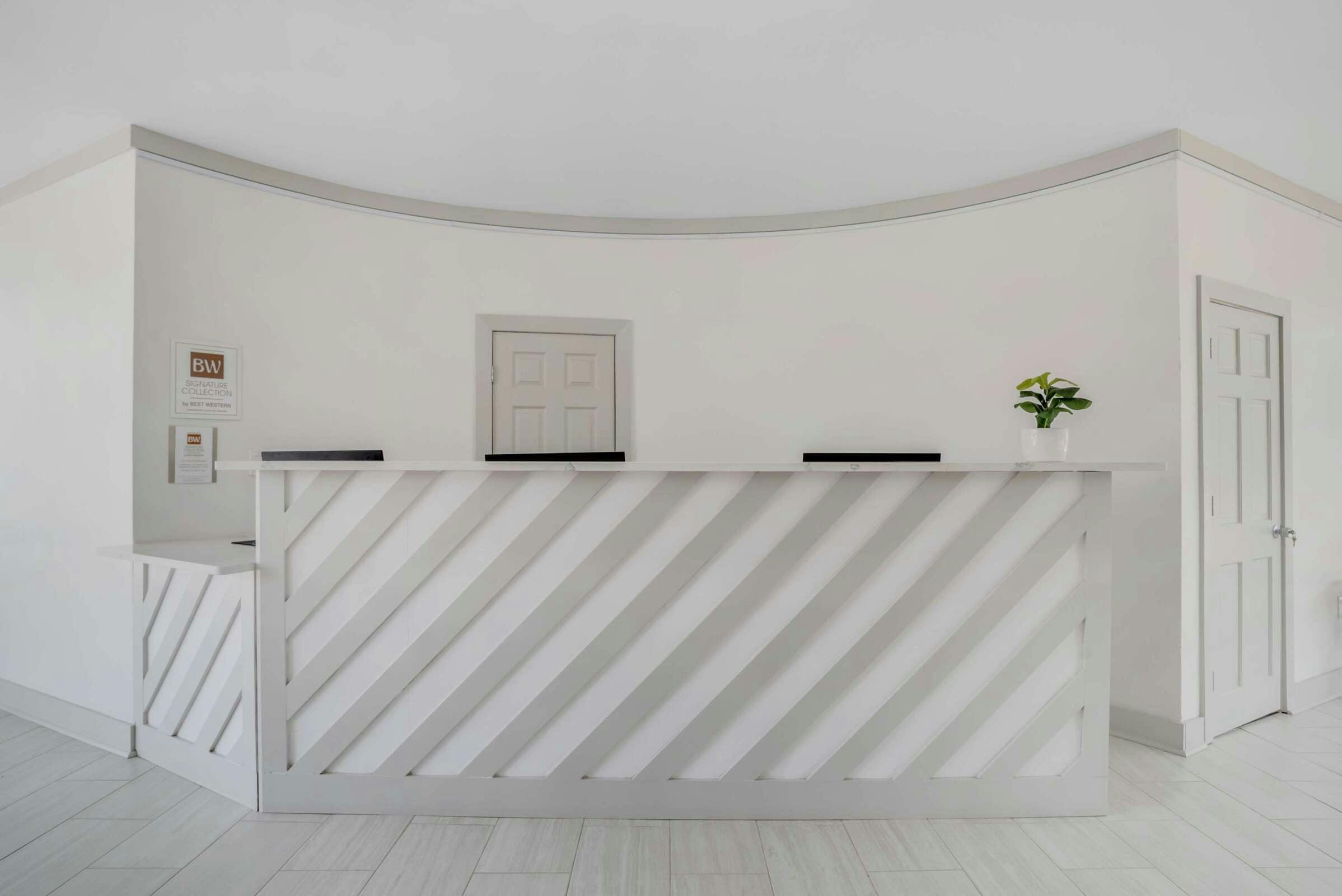 Hotel Chateau Beachfront Hotel, a By the Sea Resort photo 3