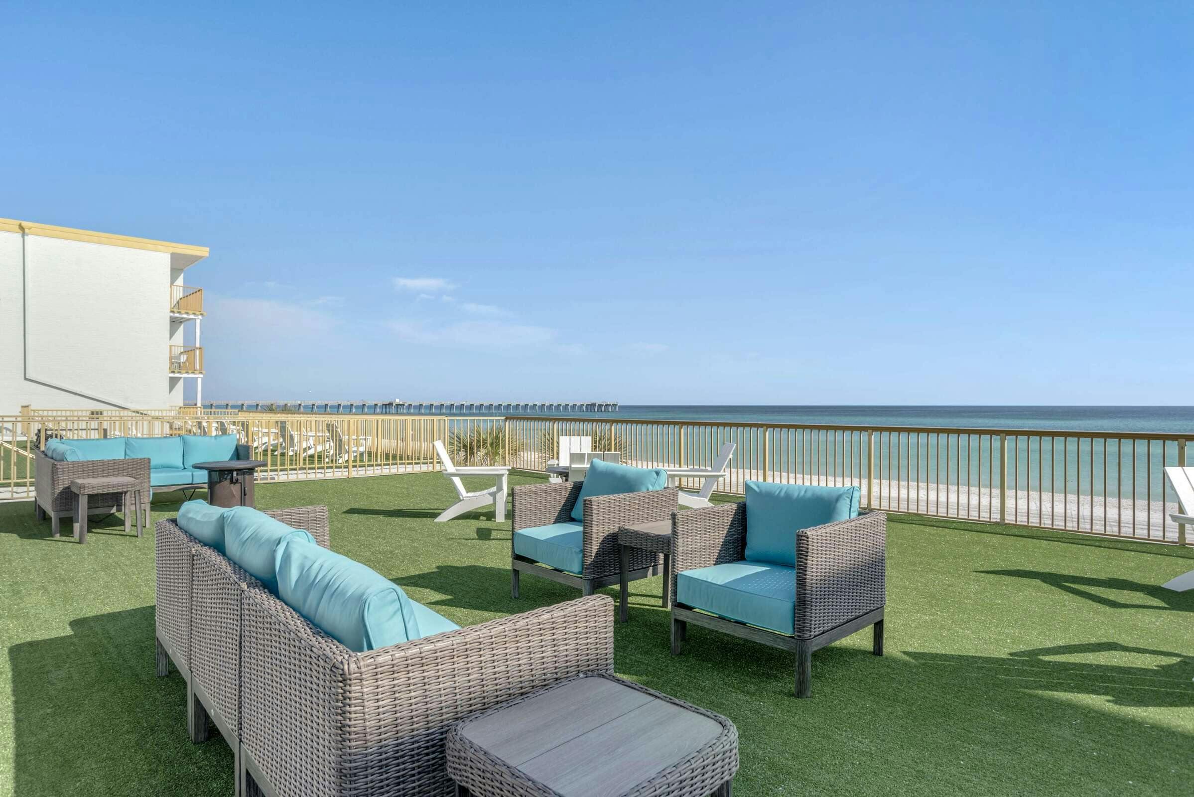 Hotel Chateau Beachfront Hotel, a By the Sea Resort photo 4