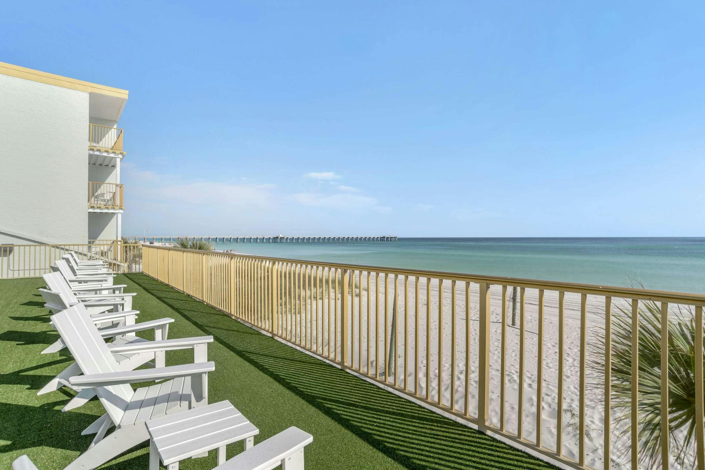 Hotel Chateau Beachfront Hotel, a By the Sea Resort photo 5