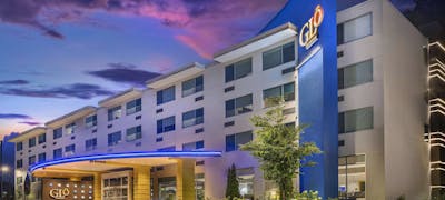 Glō Best Western Asheville Tunnel Road