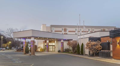 Best Western Plus New Englander