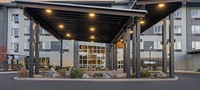 Best Western Premier Peppertree Inn At Bend