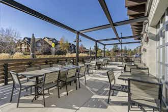 Hotel Best Western Premier Peppertree Inn At Bend photo 1