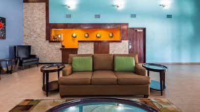 Hotel Best Western Plus The Woodlands photo 2