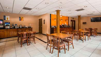 Hotel Best Western Plus The Woodlands photo 5