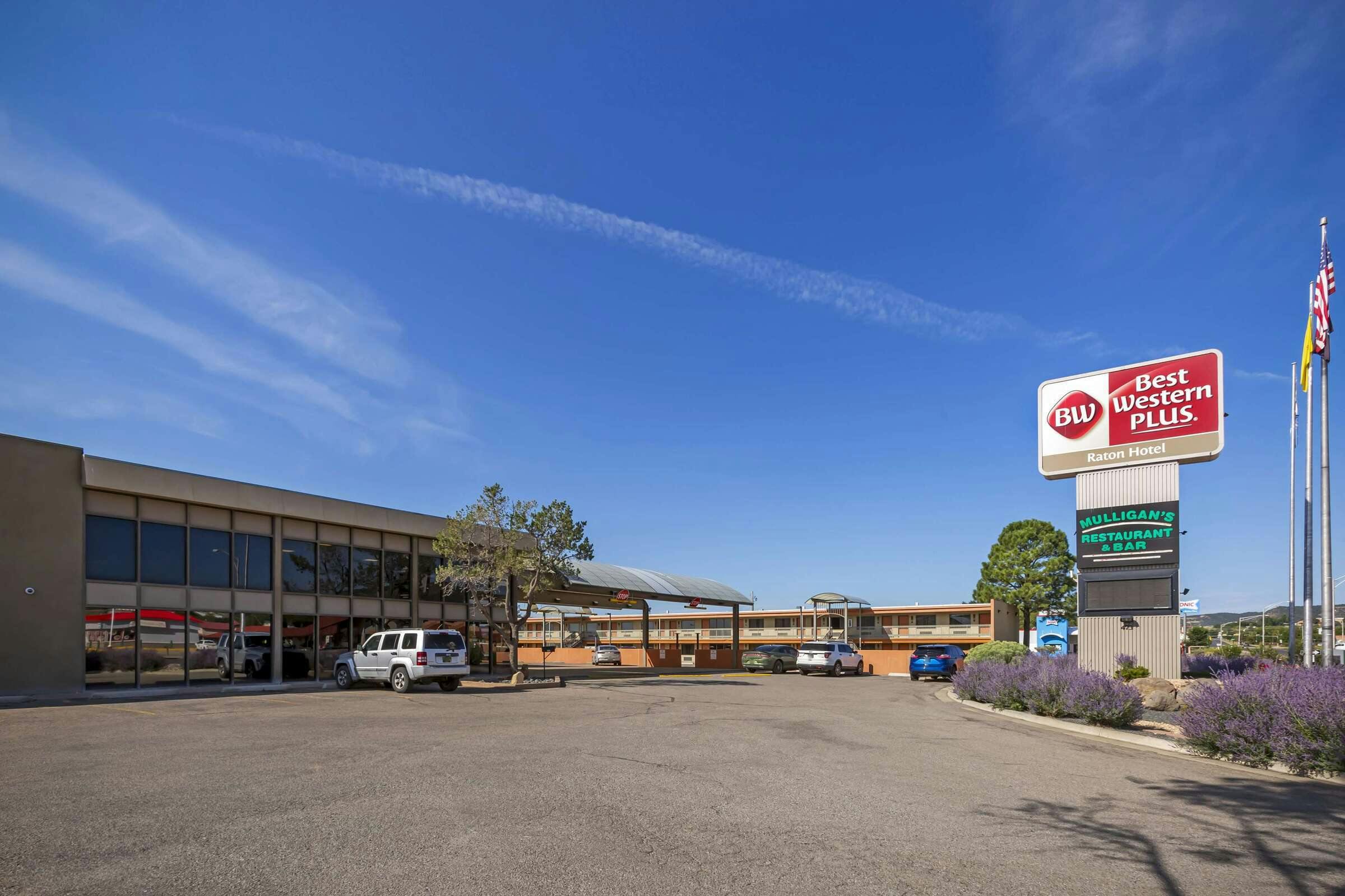 Best Western Plus Raton Hotel