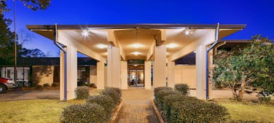Best Western Crossroads Inn