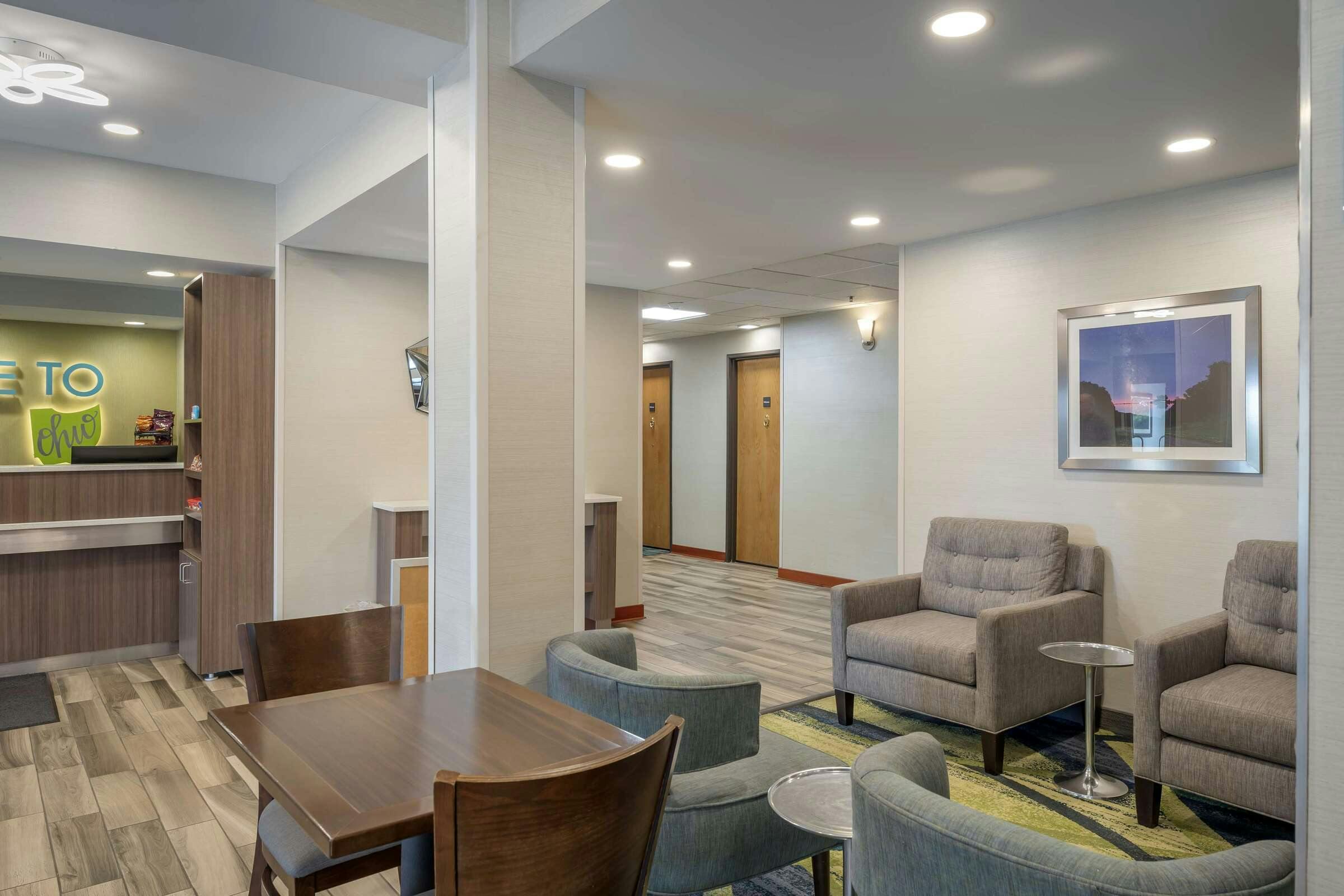 Hotel Best Western St. Clairsville Inn & Suites photo 1