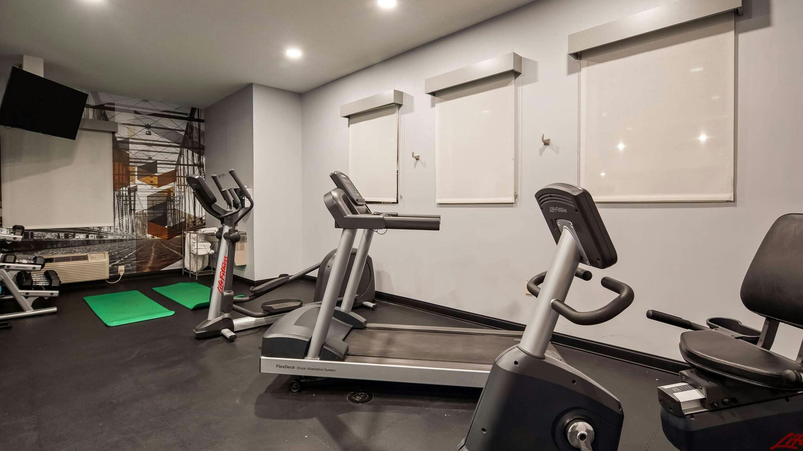 Hotel Best Western Plus New Cumberland Inn & Suites photo 4