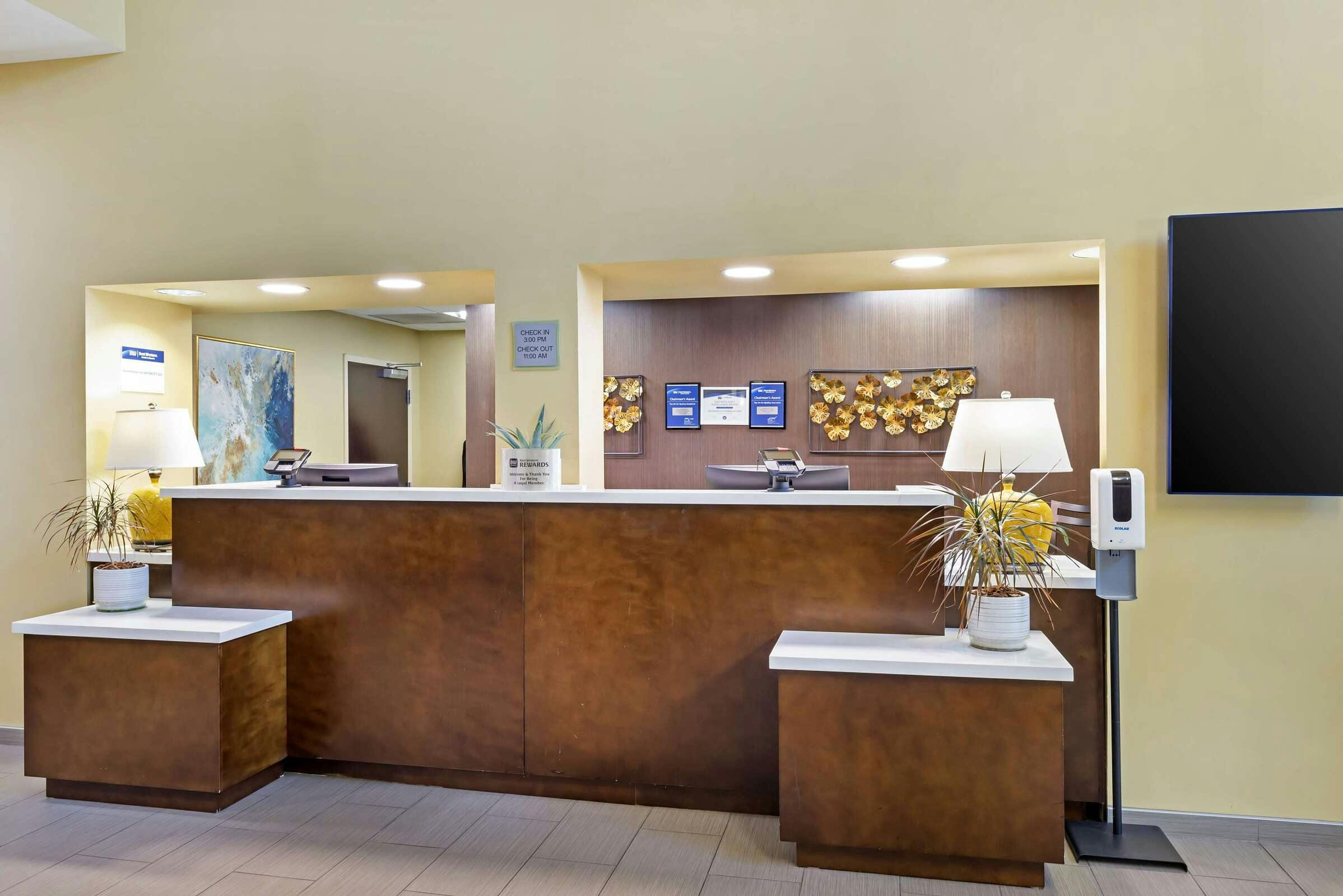 Hotel Best Western Plus Thornburg Inn & Suites photo 1
