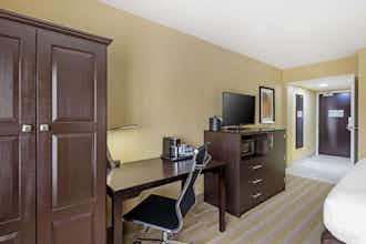 Hotel Best Western Plus Thornburg Inn & Suites photo 2