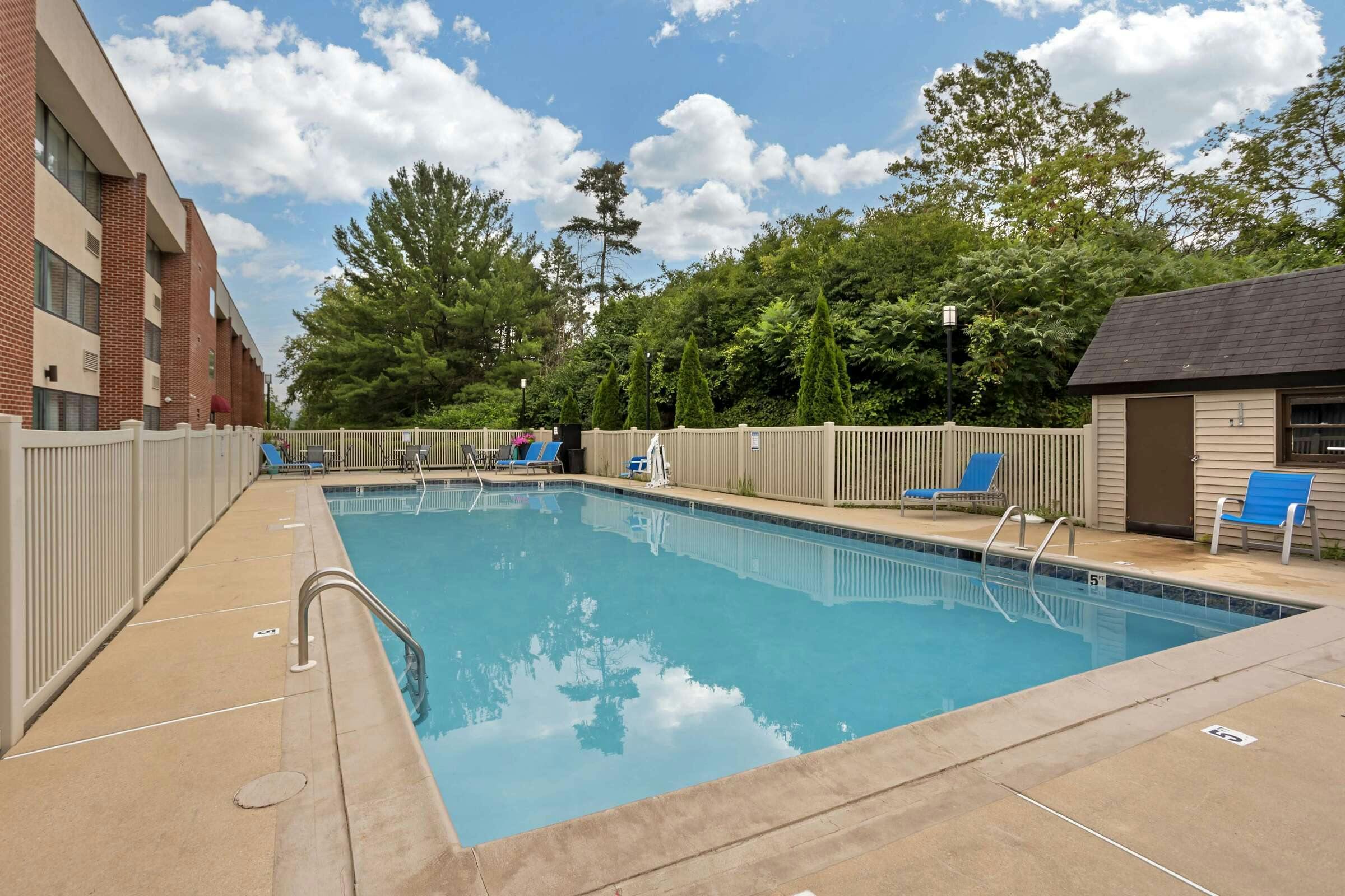 Hotel Best Western Plus Reading Inn & Suites photo 3