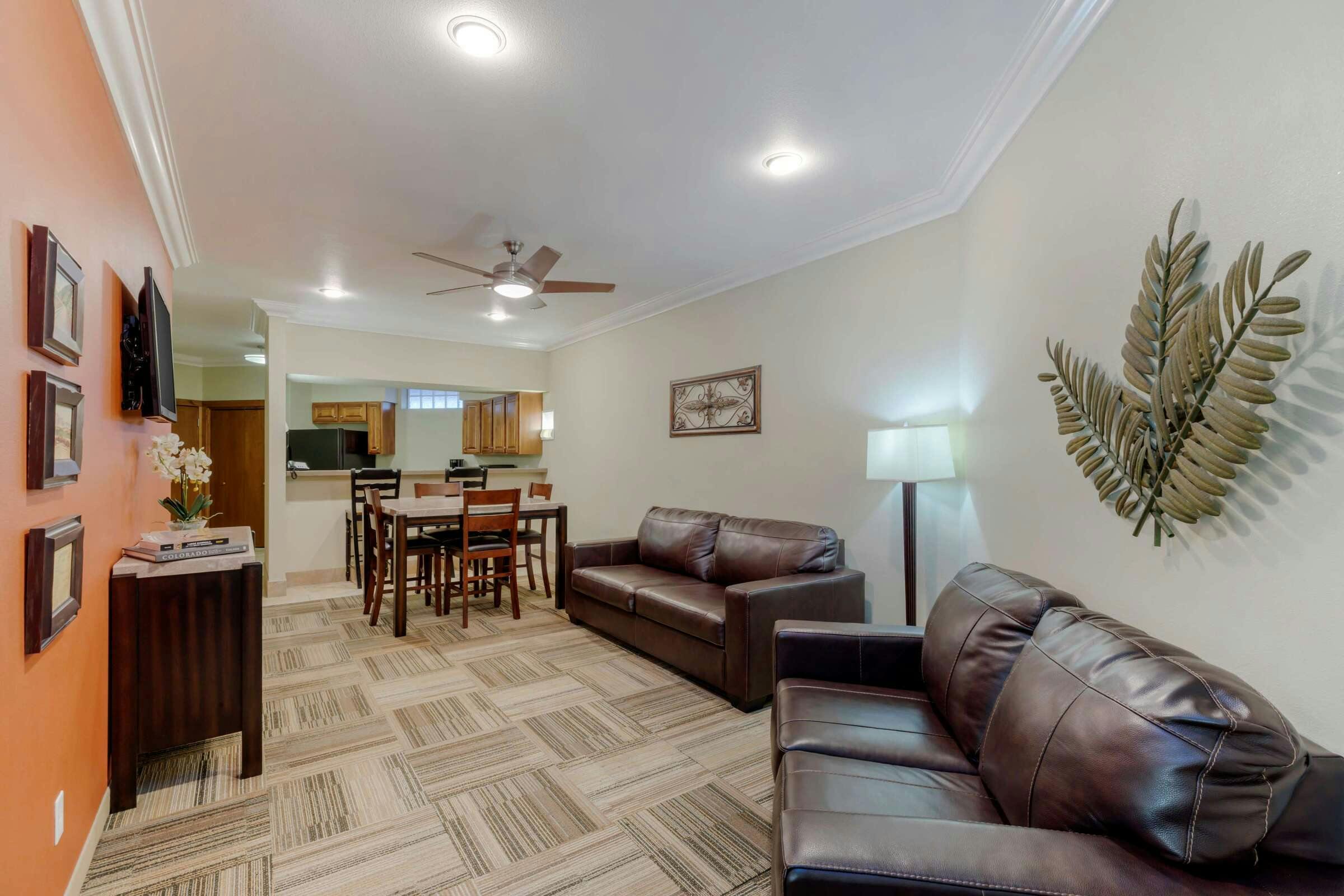 Hotel Best Western Plus Crossroads Inn & Conference Center photo 1