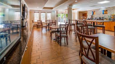 Hotel Best Western Plus Bradenton Hotel & Suites photo 2