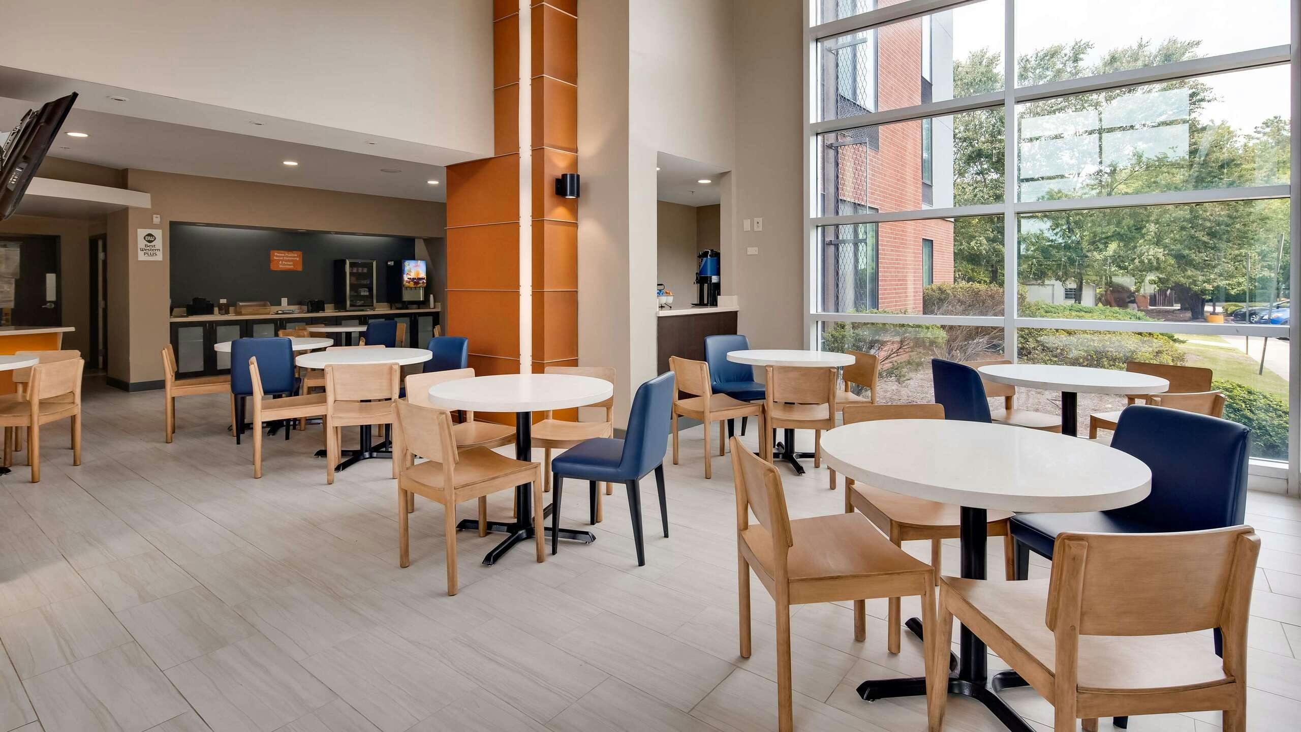 Hotel Best Western Plus Augusta North Inn & Suites photo 2