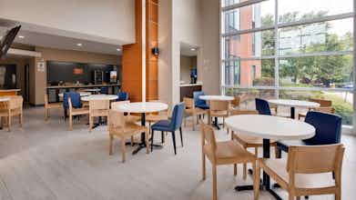 Hotel Best Western Plus Augusta North Inn & Suites photo 2