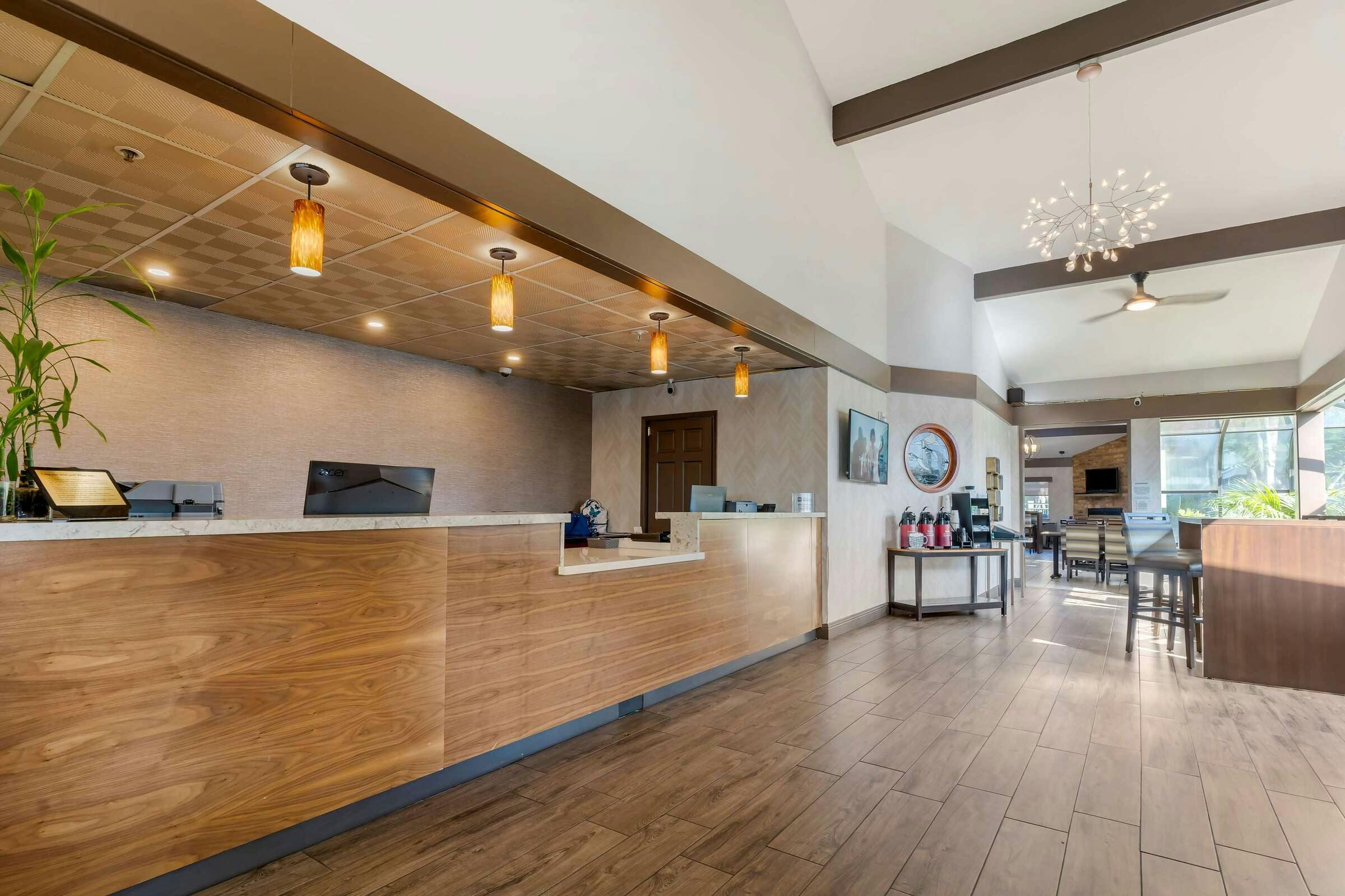 Hotel Best Western Plus Forest Park Inn photo 3