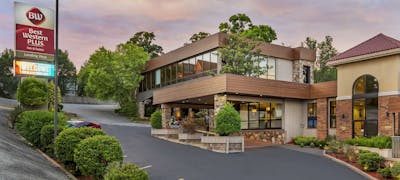 Best Western Plus Landing View Inn & Suites