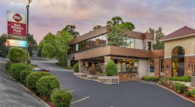 Best Western Plus Landing View Inn & Suites