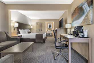 Hotel Best Western Plus Landing View Inn & Suites photo 2