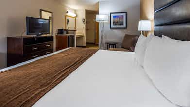Hotel Best Western Oak Meadows Inn photo 4