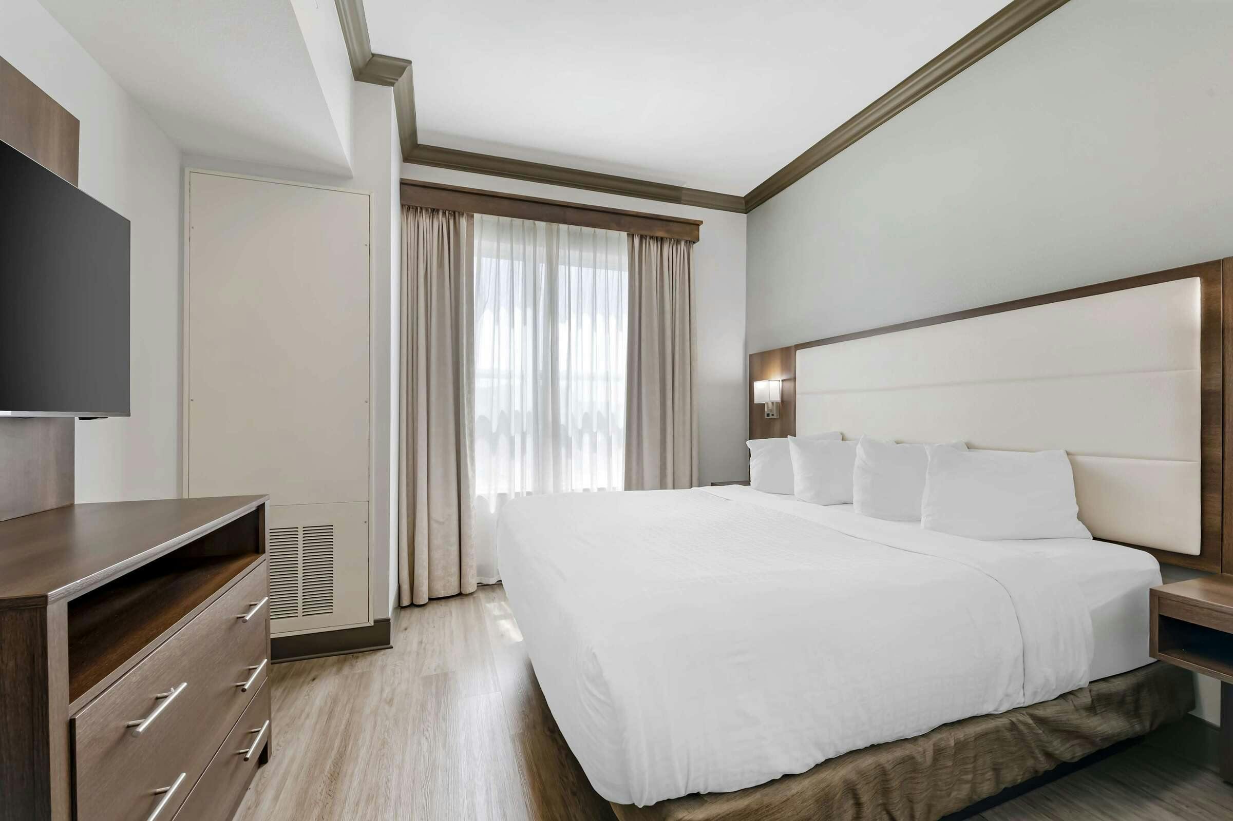 Hotel Best Western Plus First Coast Inn & Suites photo 2