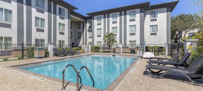 Best Western Medical Center North Inn & Suites Near Six Flags