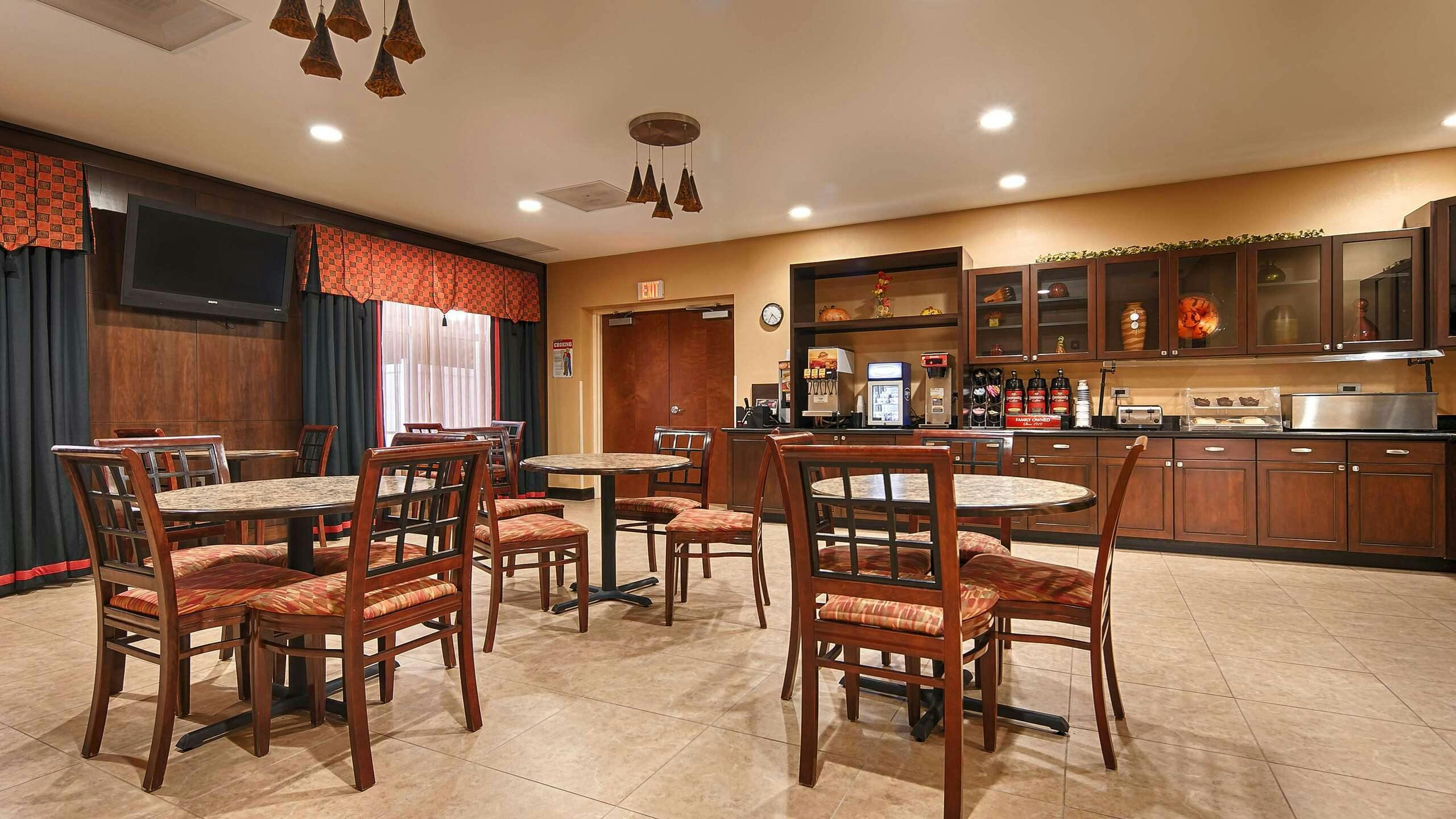 Hotel Best Western Plus Cecil Field Inn & Suites photo 3