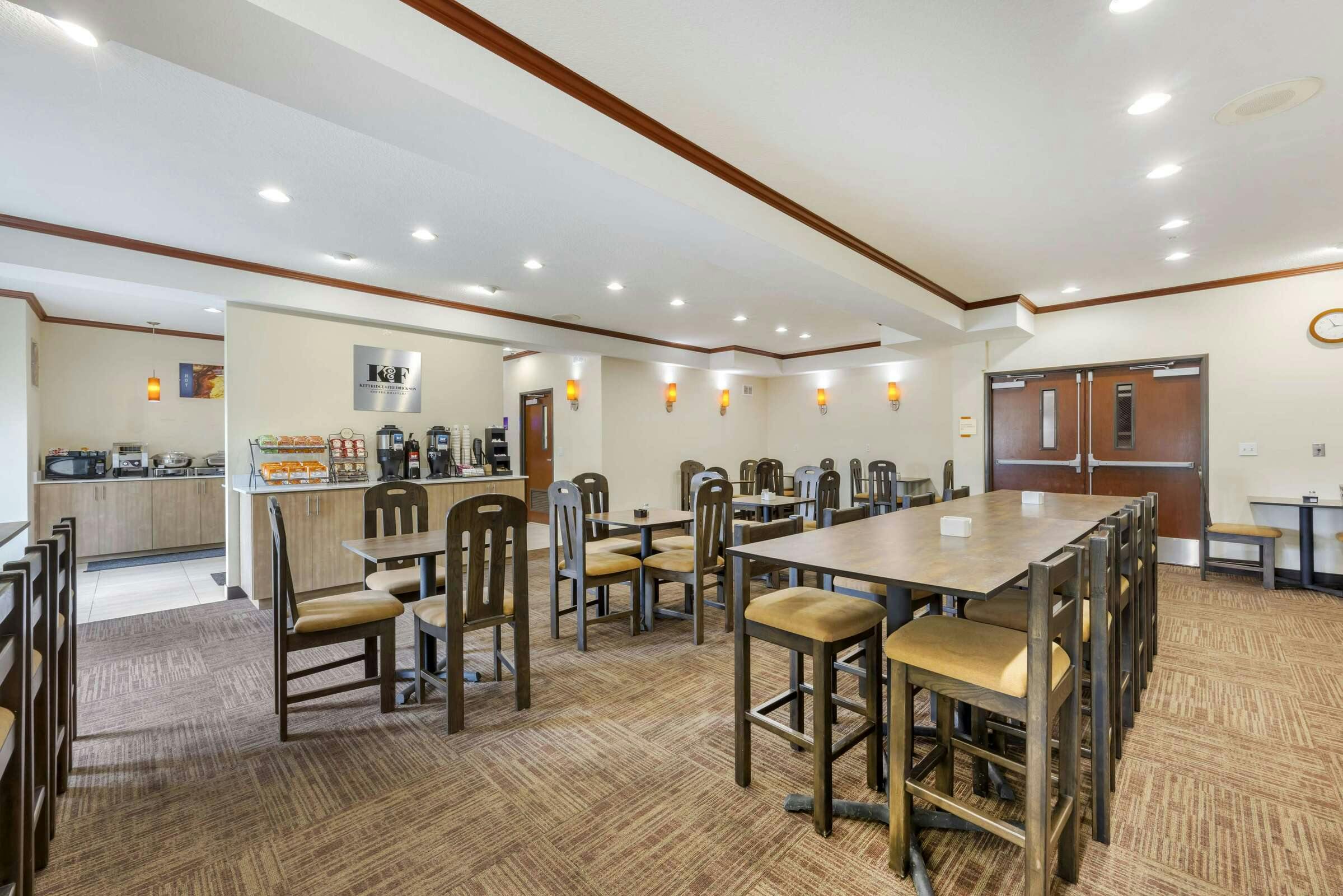 Hotel Best Western Plus Northwind Inn & Suites photo 4